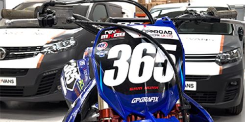 Partnership with Cab Screens Crescent Yamaha motocross team